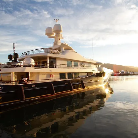 Banus - Puerto Banus Marina Seafront - Premium 2br - 2ba - Outdoor Balcony - Panoramic Marina & Mediterranean Views - Stunning Sunsets - Heart Of Puerto Banus - Direct Access - Steps From El Corte Ing Luxury Shopping Marbellac