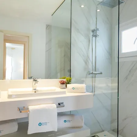 Banus - Puerto Banus Marina Seafront - Premium 2br - 2ba - Outdoor Balcony - Panoramic Marina & Mediterranean Views - Stunning Sunsets - Heart Of Puerto Banus - Direct Access - Steps From El Corte Ing Luxury Shopping Appartement Marbellac